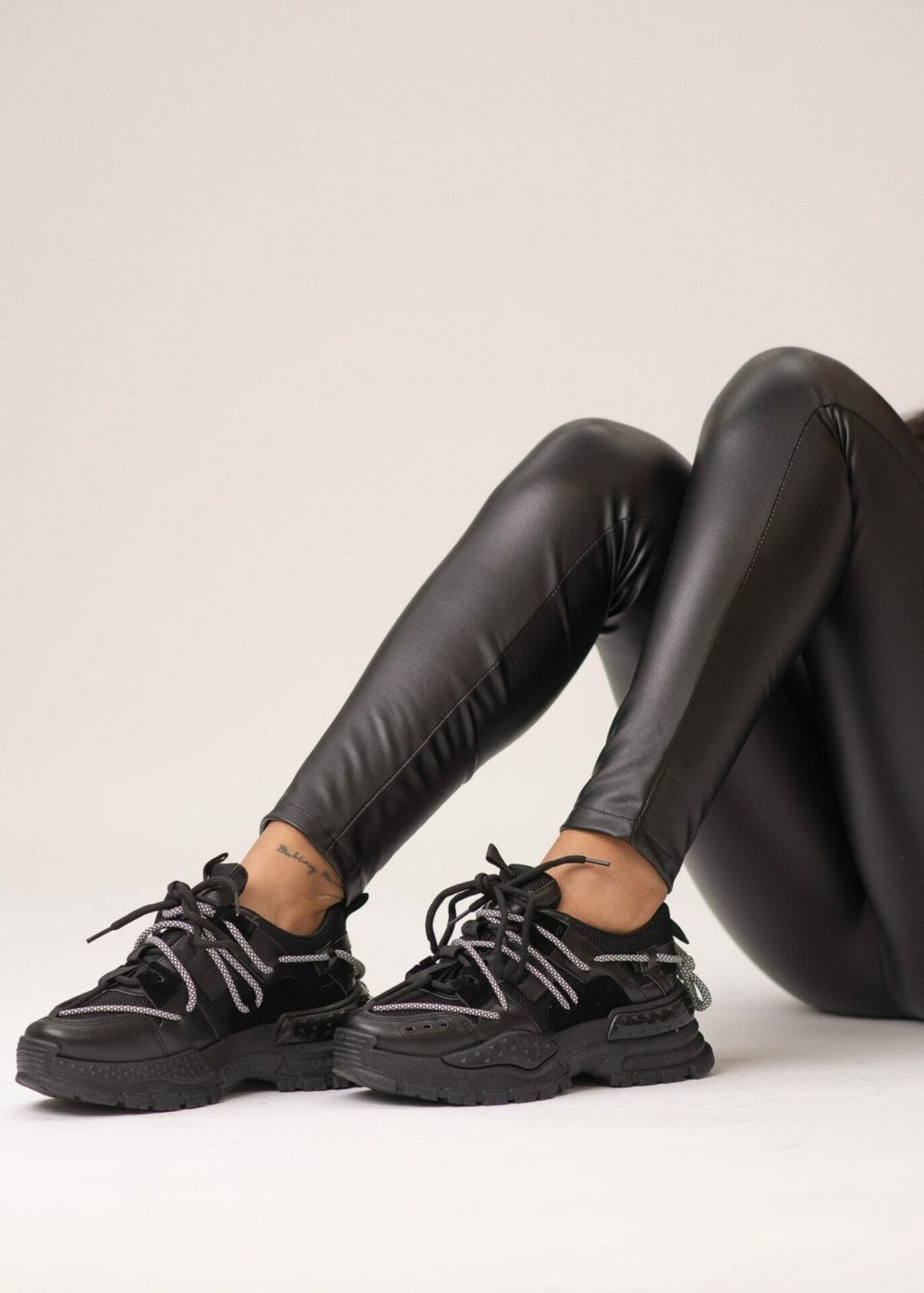 Chayenna/Black - Sneakers